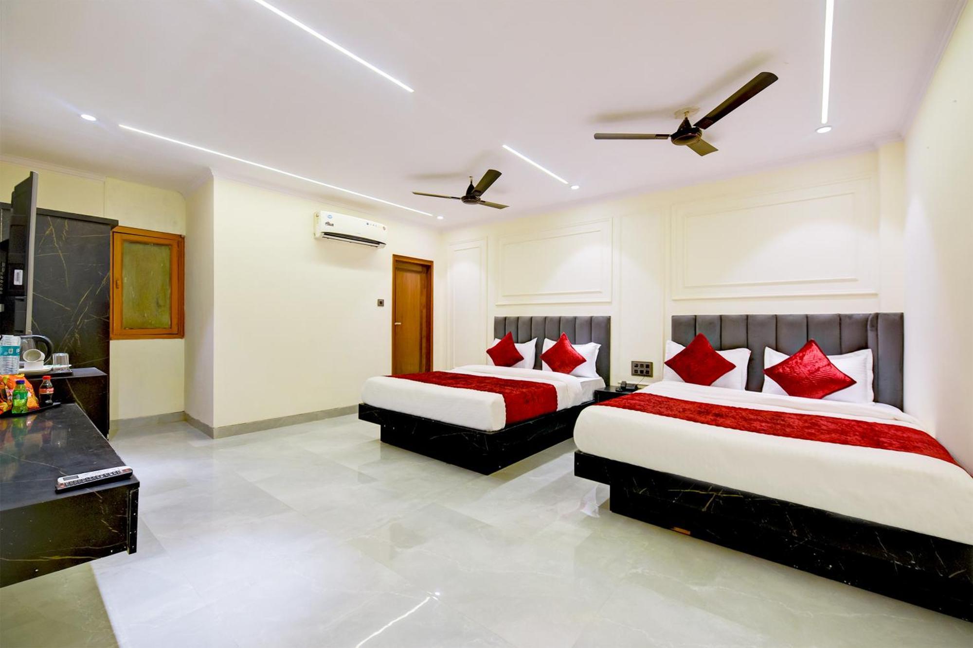 Hotel Surya Plaza New Delhi Extérieur photo