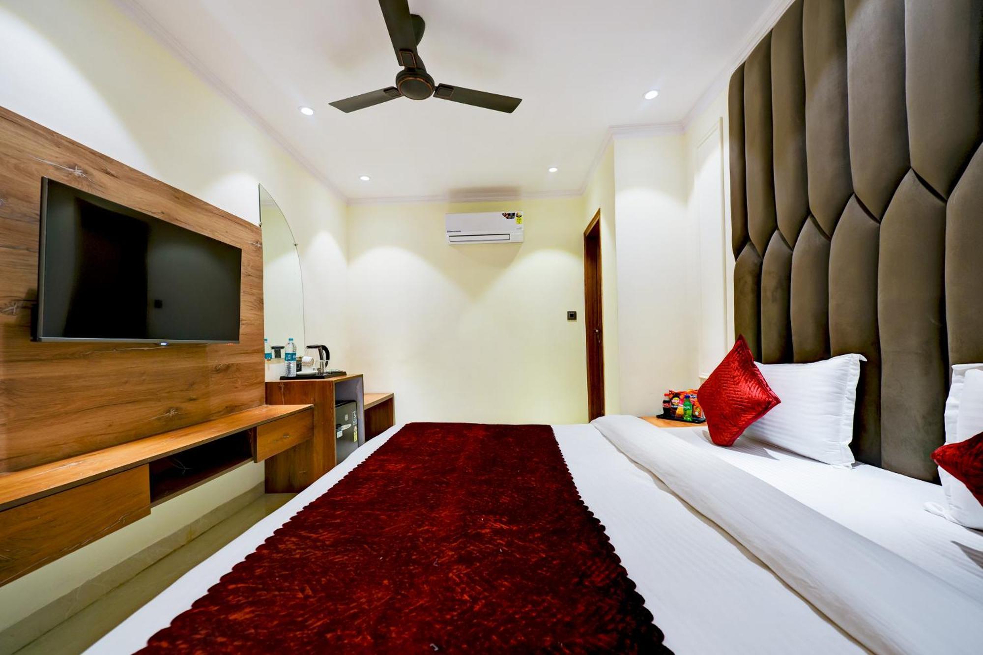 Hotel Surya Plaza New Delhi Extérieur photo