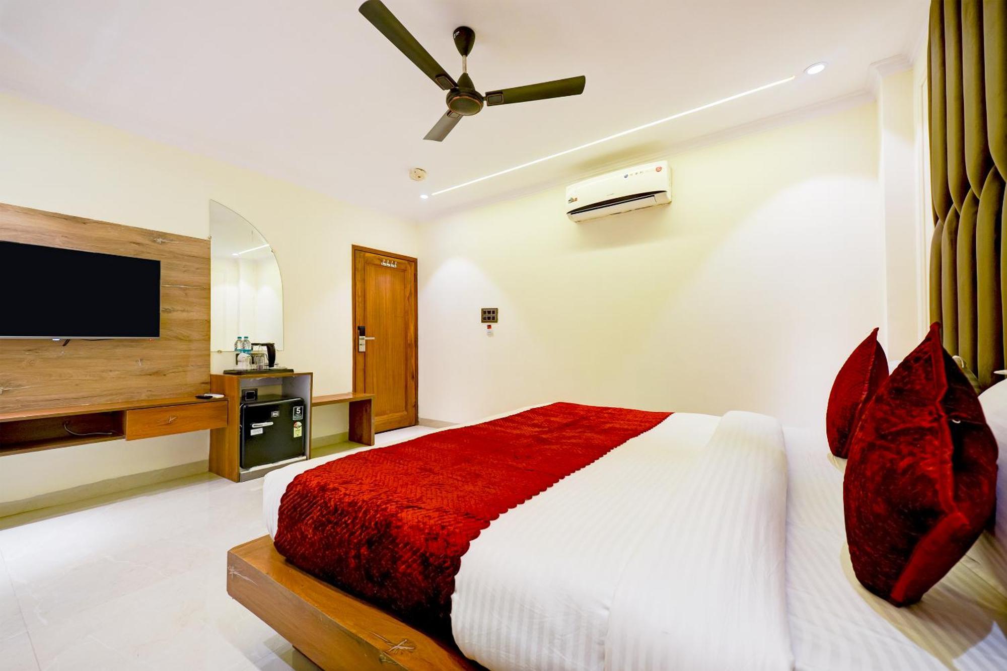 Hotel Surya Plaza New Delhi Extérieur photo