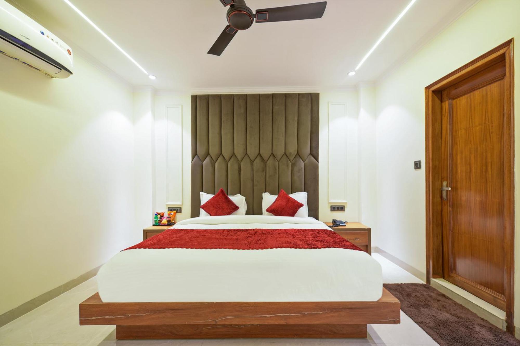 Hotel Surya Plaza New Delhi Extérieur photo