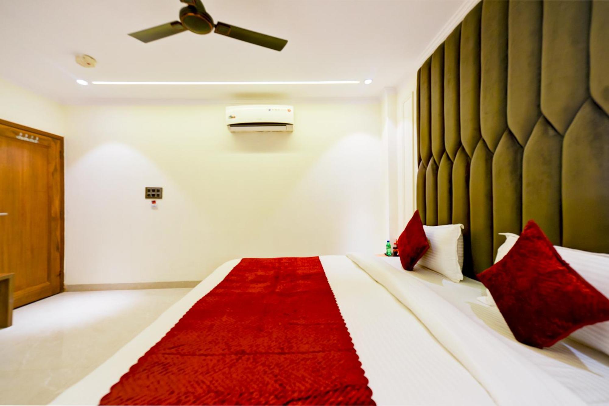 Hotel Surya Plaza New Delhi Extérieur photo