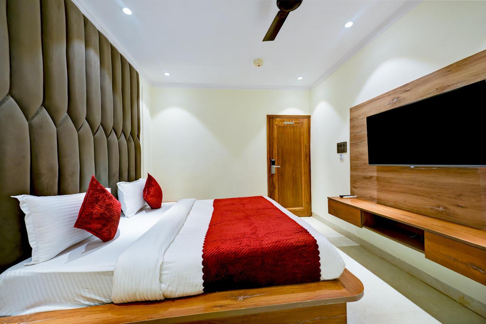 Hotel Surya Plaza New Delhi Extérieur photo