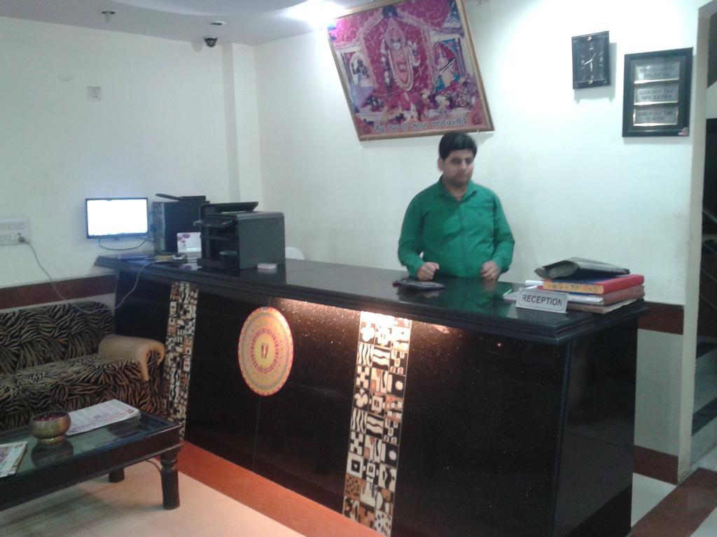 Hotel Surya Plaza New Delhi Extérieur photo