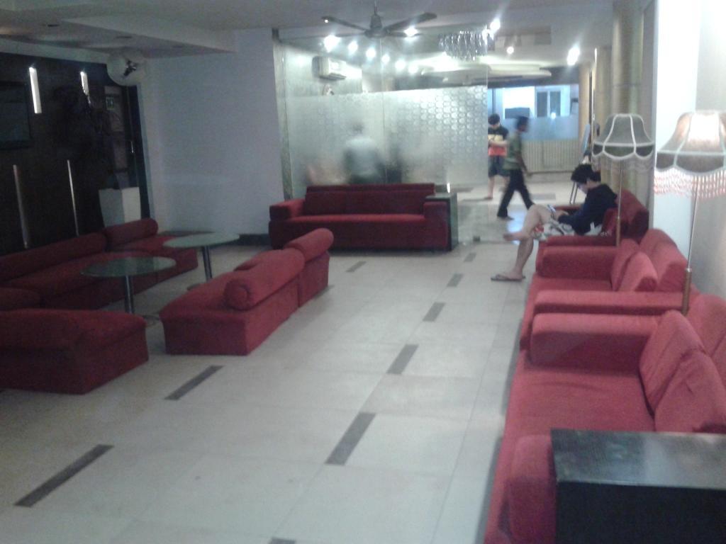 Hotel Surya Plaza New Delhi Extérieur photo